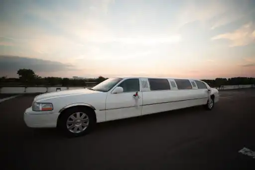 limousine Lincoln vue de gauche